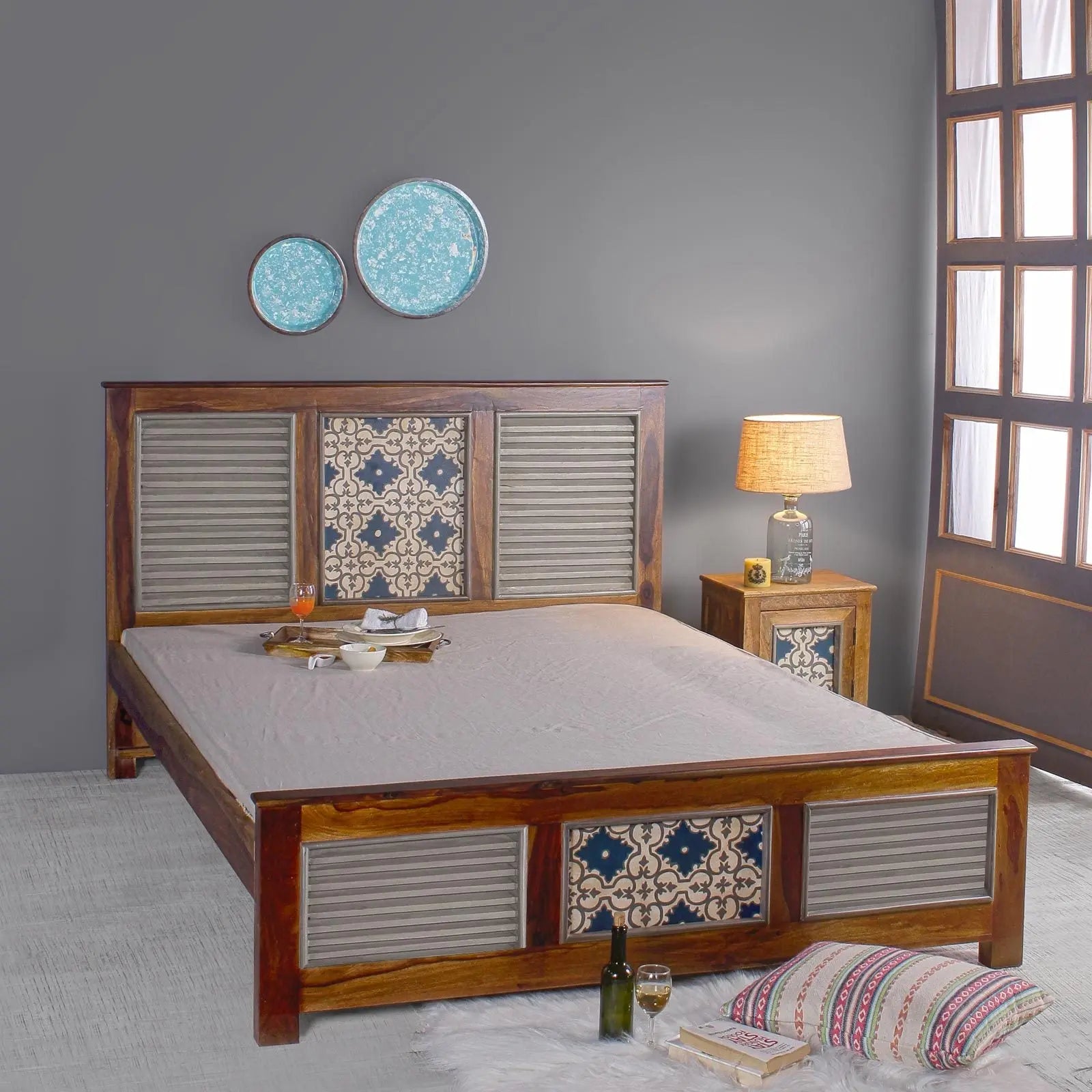 Kolam Solid Sheesham Wood Bed