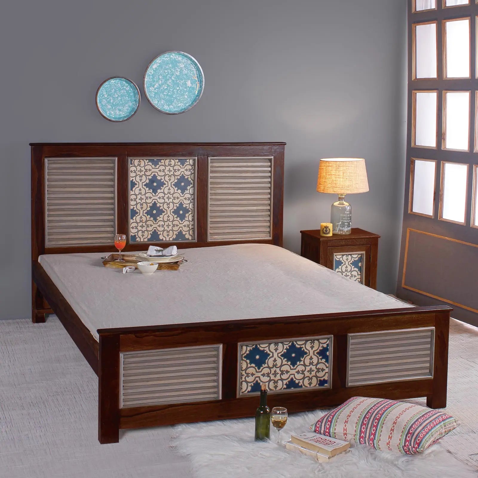 Kolam Solid Sheesham Wood Bed